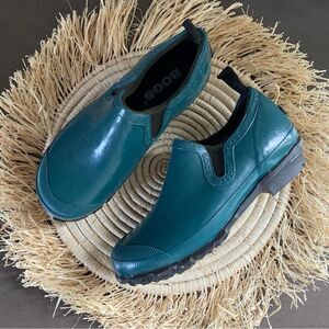 BOGS Women’s Rue Solid Gum Bottom Slip On Rubber Boot Clogs Blue Size 6